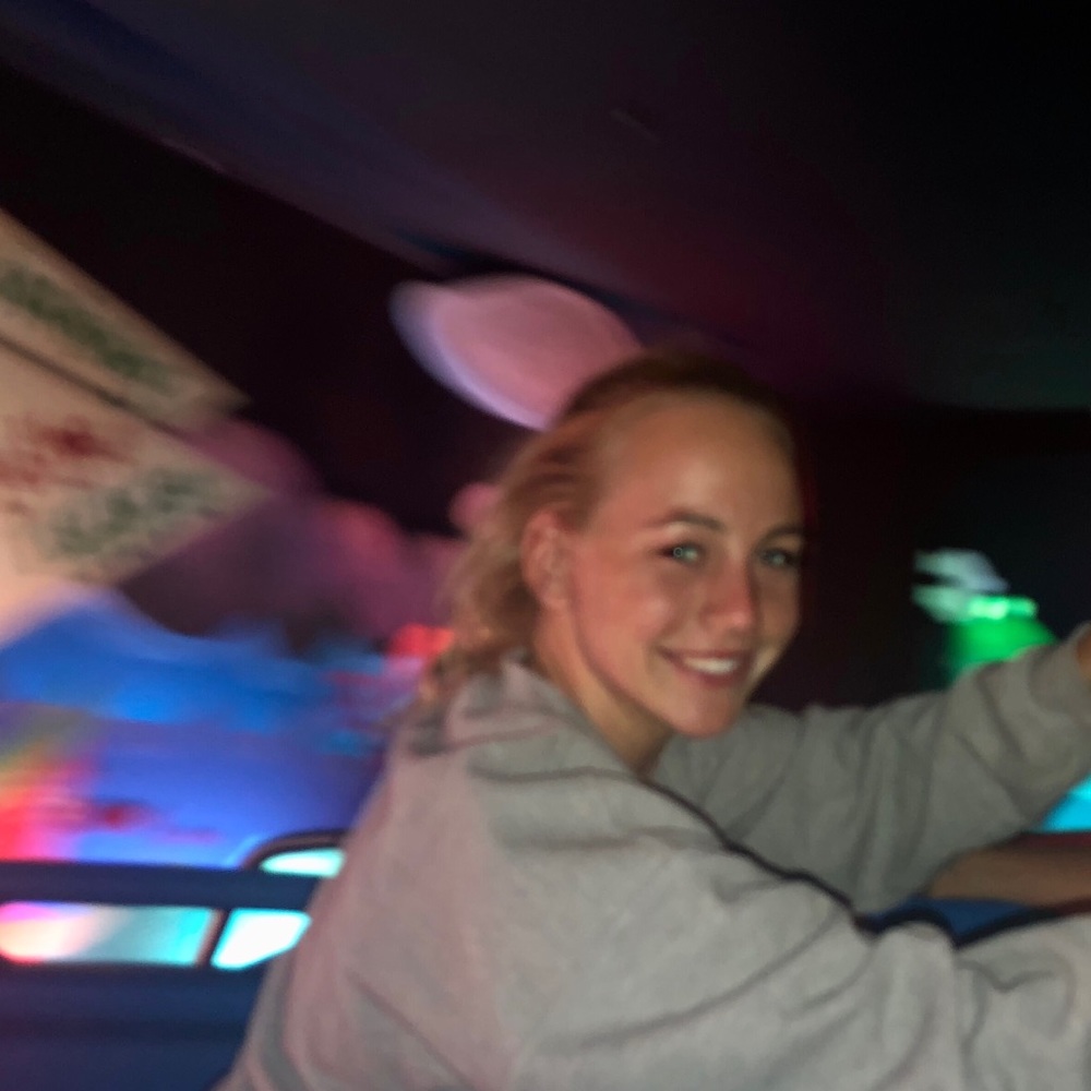 Meet your Posher, Lauren